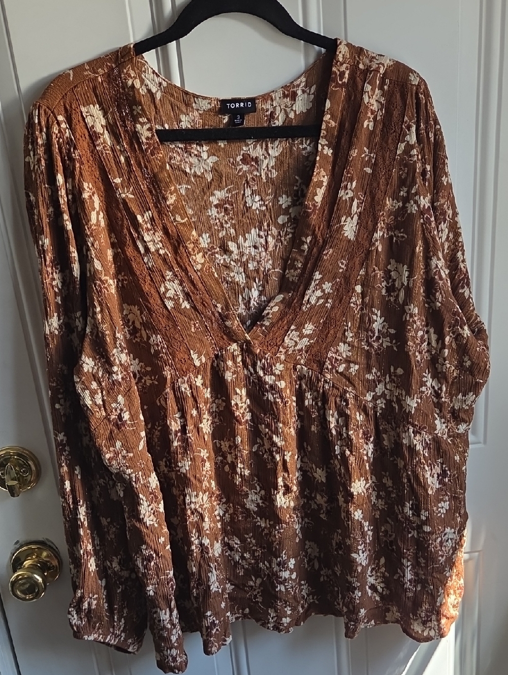 Torrid Size 3 Brown Floral V-Neck Peasant Blouse